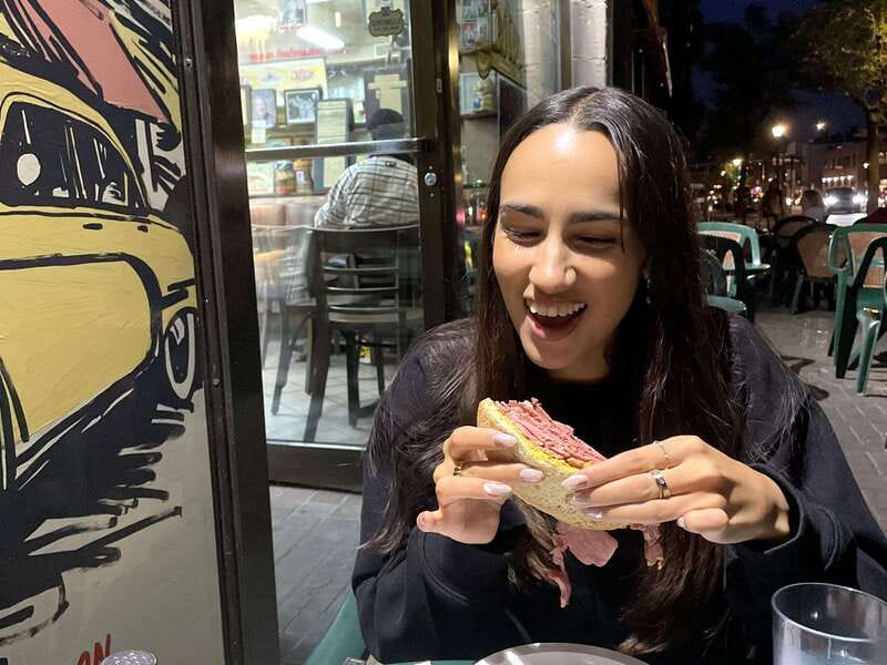 Montréal: Mile End Foodie Tour with Tasting - Hand-rolled bagels and the taste of Montréal tradition