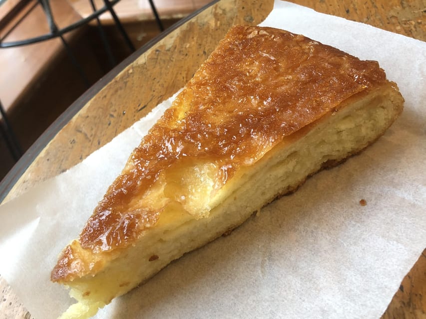 Montréal: Mile End Foodie Tour with Tasting - Pastries, doughnuts, coffee, and a sweet finish