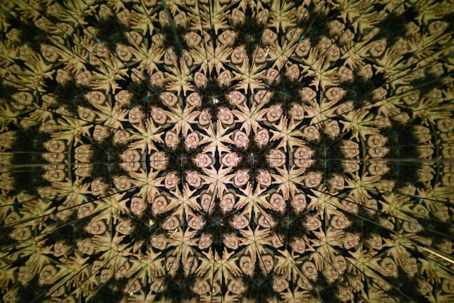 Montreal: Museum of Illusions Entry Ticket - Holograms and stereograms reward a slower look