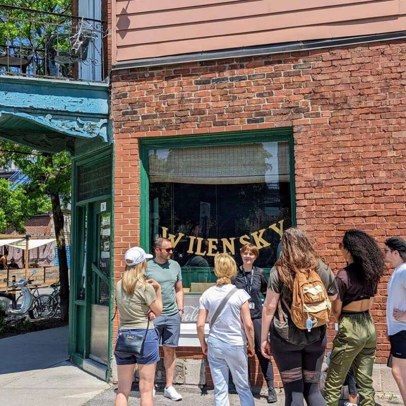 Montreal: Plateau Mont-Royal & Mile End Walking Tour - Starting at Saint-Denis and settling into the walk