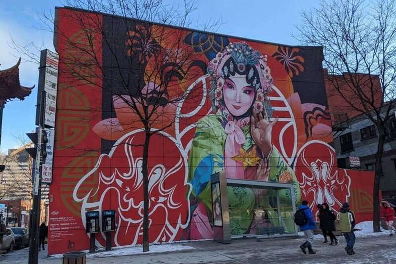 Montreal: Private custom walking tour with a guide - A Montreal tour built around your questions