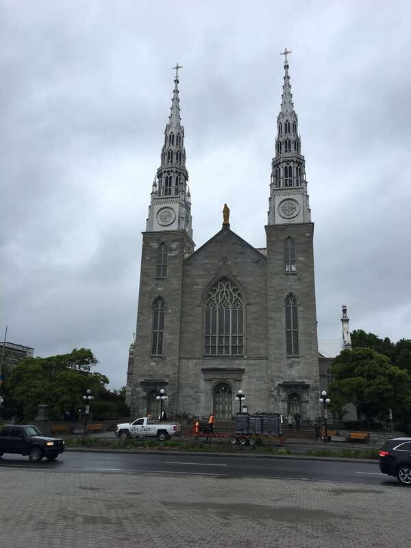 Montreal: Private Day Tour to Ottawa - What the private guide adds