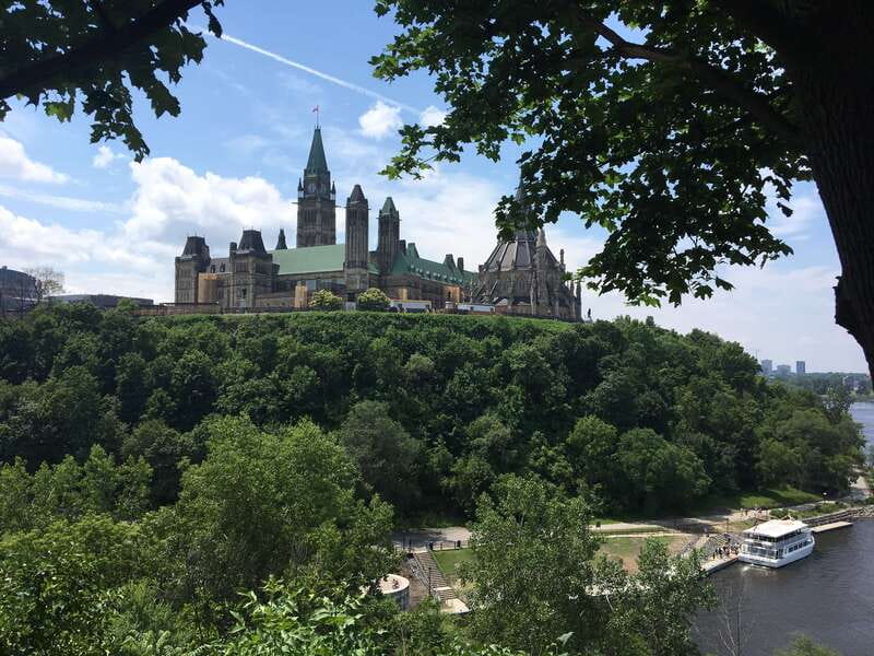 Montreal: Private Day Tour to Ottawa - ByWard Market for food and a change of pace