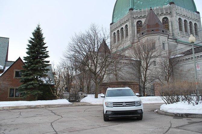 Montreal Private Vehicle City Tour - Mount Royal and the Kondiaronk outlook