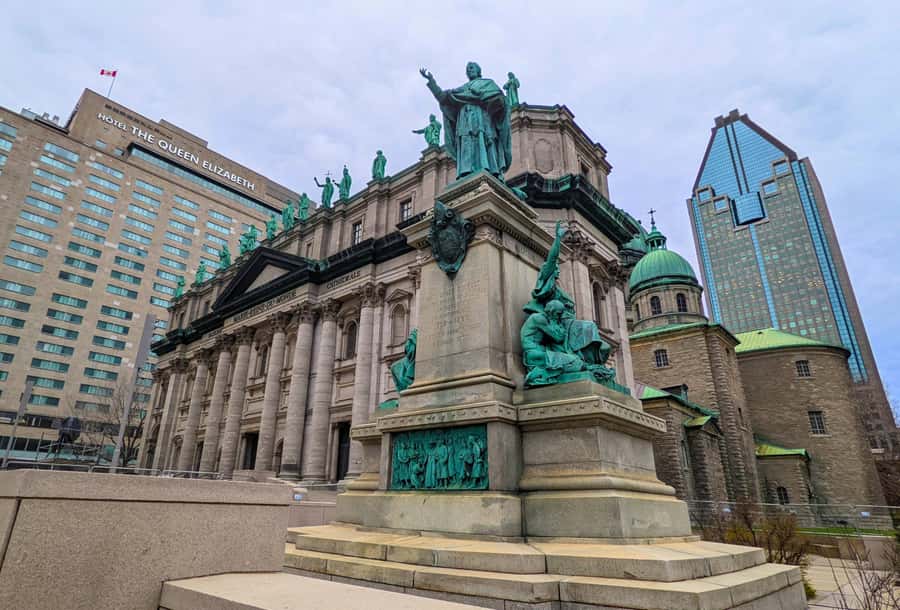 Montreal: Private Walking Tour of Downtown & Underground - Key points to know before booking