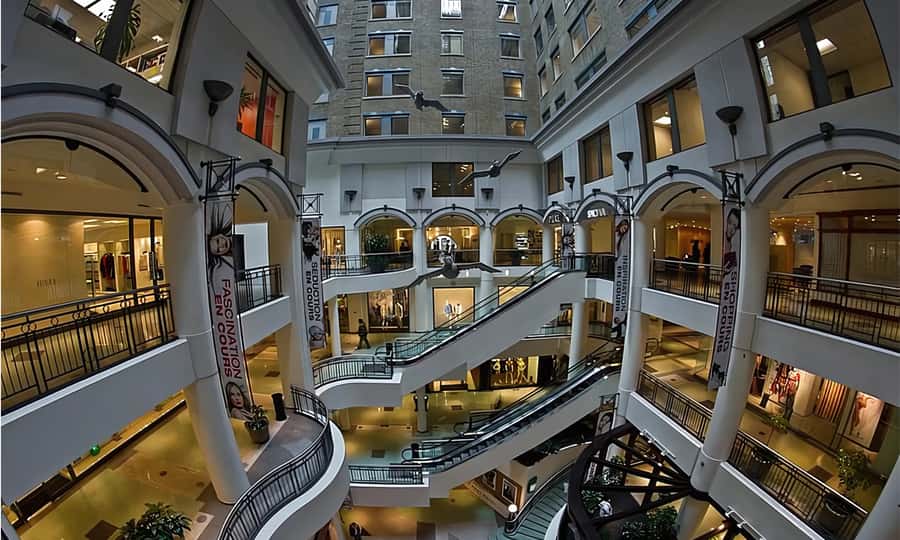 Montreal: Private Walking Tour of Downtown & Underground - Sainte-Catherine Street and Montreal’s city-center rhythm