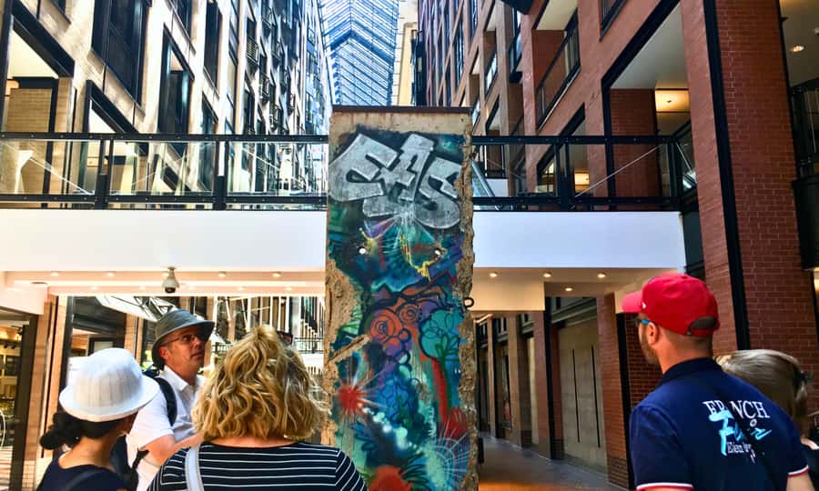 Montreal: Private Walking Tour of Downtown & Underground - What two hours can realistically cover