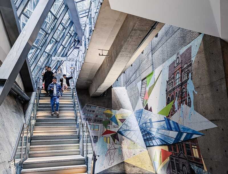 Montreal: RESO Underground City and Downtown Walking Tour - Returning above ground for downtown landmarks