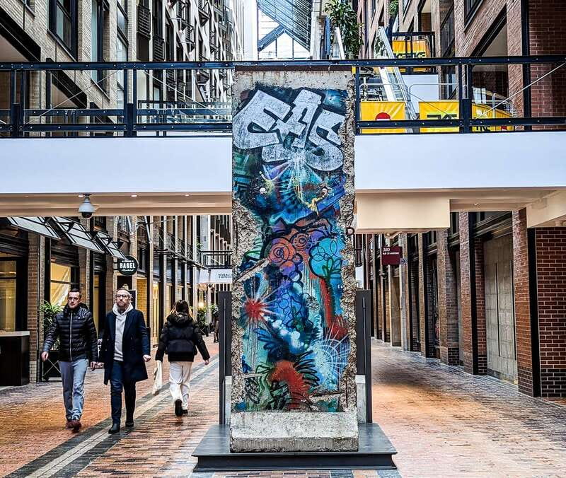 Montreal: RESO Underground City and Downtown Walking Tour - First, understand what Montreal’s Underground City really is