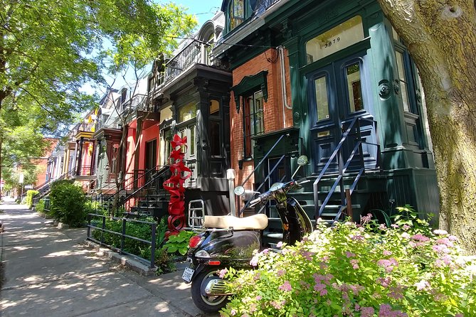 Montreal's Plateau Mont-Royal and Mile End Tour by MTL Detours - Small Group Size and Guide Style