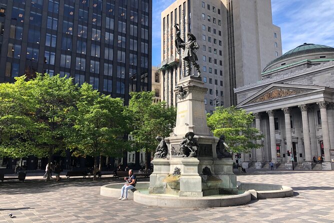 Montréal Scavenger Hunt and City Highlights Walking Tour - Notre-Dame-de-Bon-Secours Chapel keeps the route varied