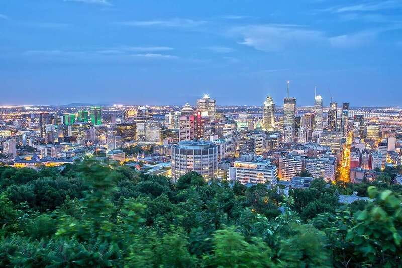 Montreal: Small Group Night Tour with La Grande Roue Entry - Why Montreal works so well after sunset