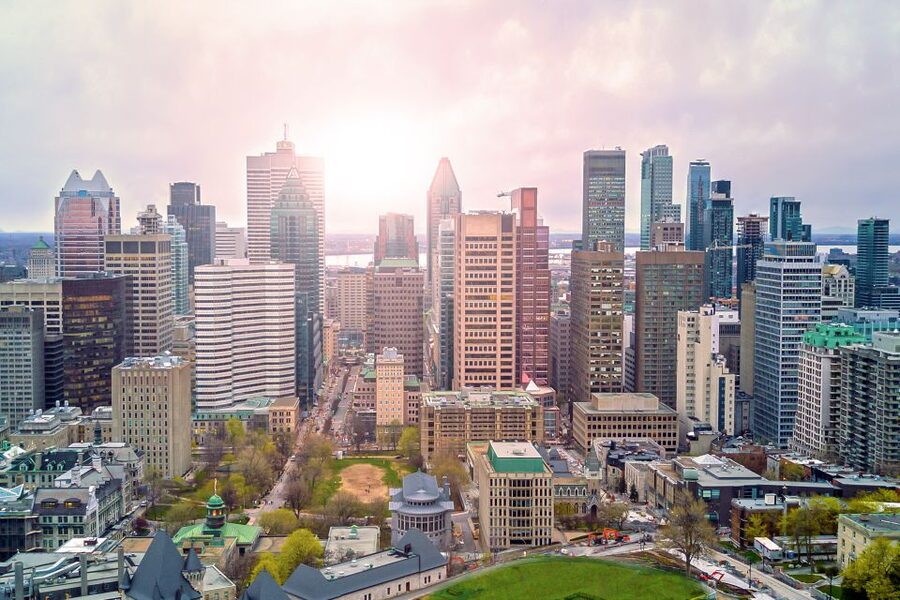 Montreal: Small Group Tour with River Cruise and Notre Dame - Guides make the small group worthwhile