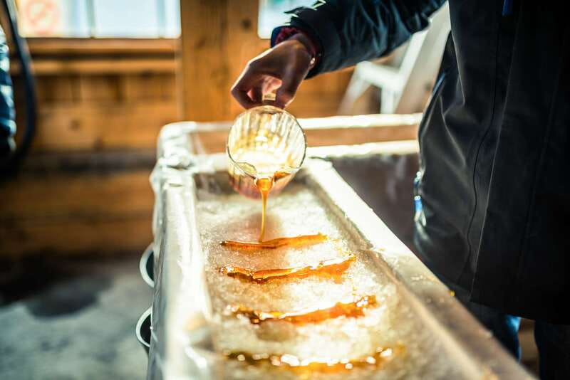 Montreal: Sugar Shack Maple Syrup Day Trip with Lunch - The sugar shack setting and maple taffy