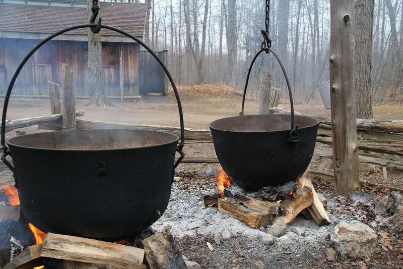 Montreal: Sugar Shack Maple Syrup Day Trip with Lunch - What the private format really adds