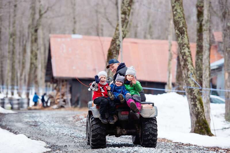Montreal: Sugar Shack Maple Syrup Day Trip with Lunch - Timing, weather, and what to bring