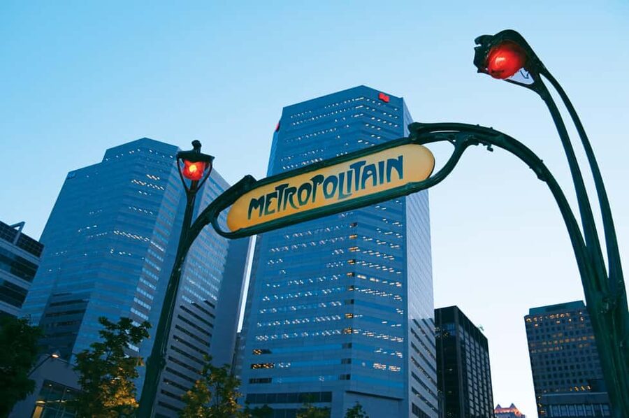 Montréal: The Original Old Montréal Walking Tour - Historic stops, interior pauses, and the Basilica area