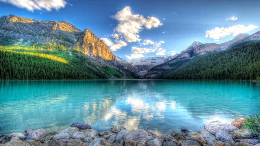 Moraine Lake 1.5hr & Lake Louise Shuttle from Canmore/Banff - Why this short tour makes sense in Banff National Park