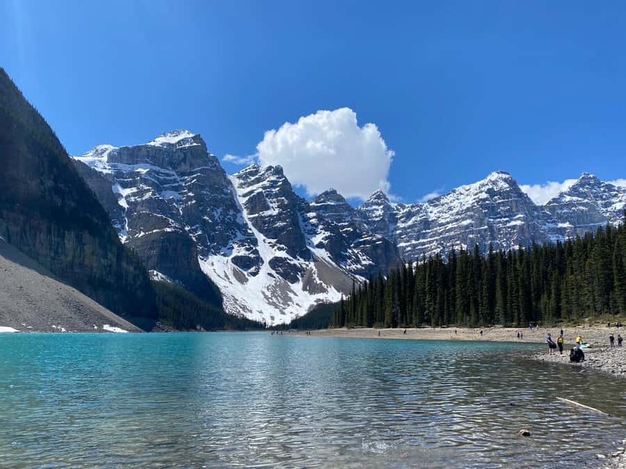 Moraine Lake 1.5hr & Lake Louise Shuttle from Canmore/Banff - Who will get the most from this experience