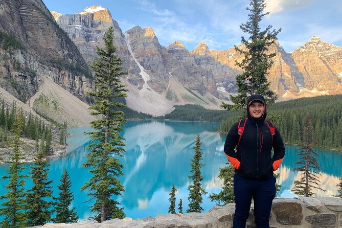 Moraine Lake and Lake Louise Private Premium Day Tour - From Banff through the park for 90 minutes