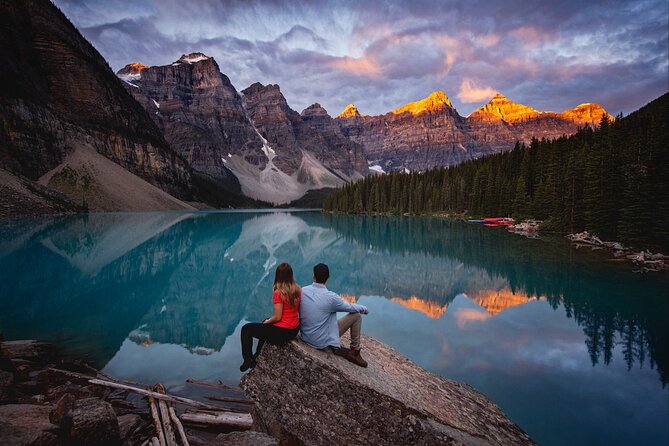 Moraine Lake and Lake Louise Private Premium Day Tour - Morant’s Curve adds a quick final view