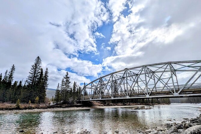 Moraine Lake Banff Town Lake Louise Johnston Canyon - Pickup points and the cost of convenience