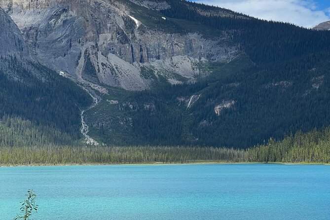 Moraine Lake Lake Louise Emerald Lake Banff Town & Natural Bridge - Should you book it?