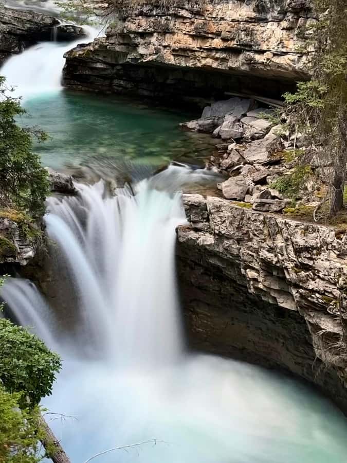 Moraine Lake Louise Emerald Johnston Canyon Banff Yoho Tour - Emerald Lake in Yoho National Park