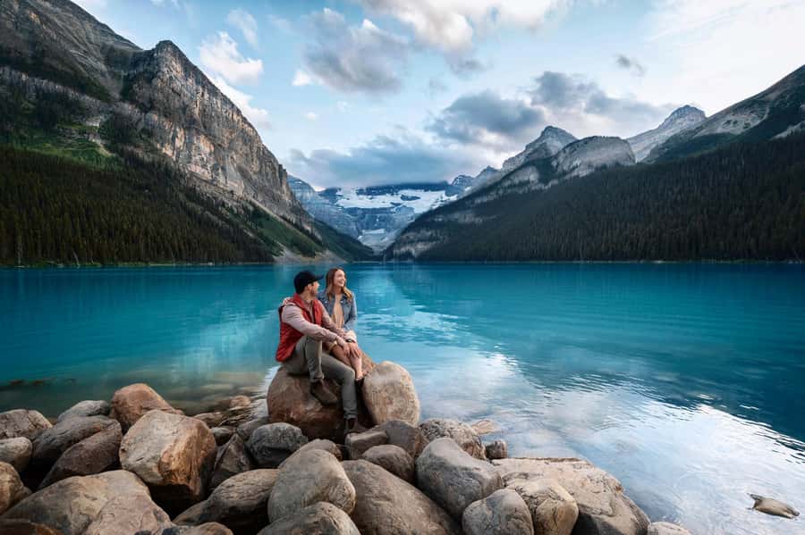 Moraine Lake Louise Emerald Johnston Canyon Banff Yoho Tour - From Calgary to Lake Louise