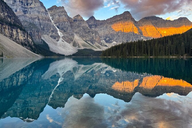 Moraine Lake Sunrise 3-Hour Tour from Canmore/Banff - Hot drinks and a warm setup at the Rockpile