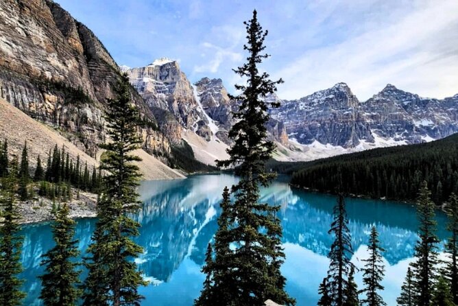 Morning Tour at Moraine Lake(2hrs) & Lake Louise(2hrs) - What the guide adds to the day