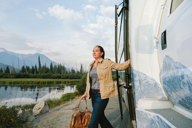 Mountain Lakes and Waterfalls - roundtrip from Calgary - Emerald Lake and the included lunch