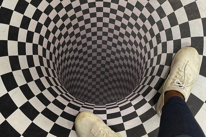 Museum of Illusions Admission in Toronto - Puzzles for people who prefer problem-solving