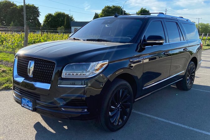 Niagara Buffalo Airport Departure: Private Transfer to Buffalo Niagara Airport - A private ride across the Niagara border