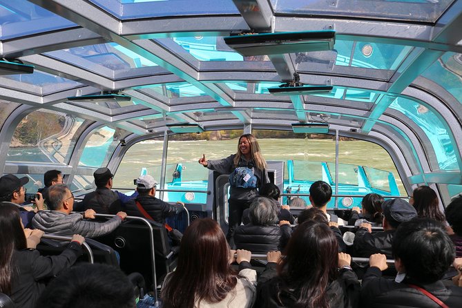 Niagara CANADA, Domed (Dry) Jet Boat Tour - The guide, captain, and group experience