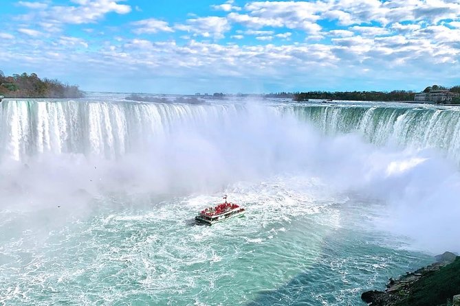 Niagara Falls Canada 3-Hour Tour w/Boat & Behind the Falls - Starting with the Canadian Horseshoe Falls
