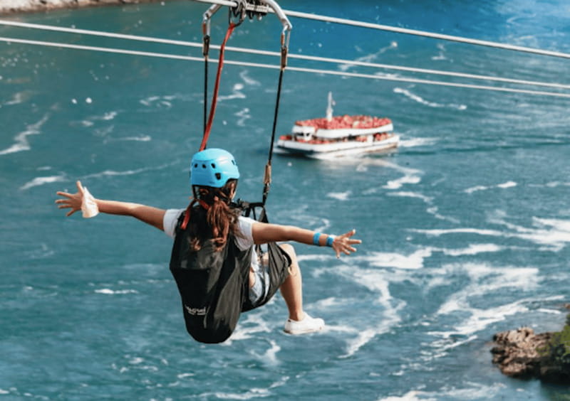 Niagara Falls, Canada: Early Bird Zip Line to The Falls - Flying above Niagara River Gorge