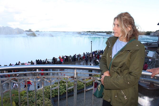 Niagara Falls Canada Tour, Boat, Skylon Tower & Maple Tasting - Key points at a glance