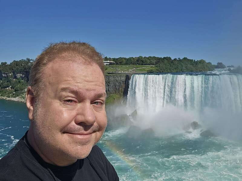 Niagara Falls: Canada with a Portuguese-speaking guide - Clifton Hill, Niagara’s loud and playful side