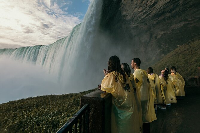 Niagara Falls Day Tour from Toronto (9 Hours) - Clifton Hill, Table Rock, and free time at the Falls