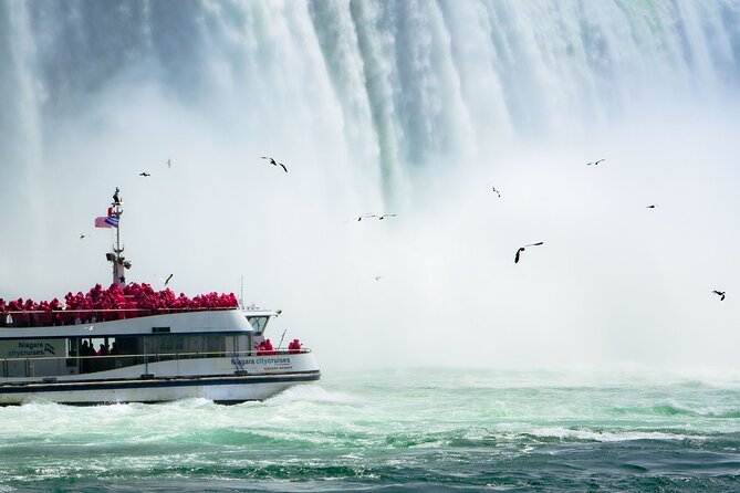Niagara Falls Day Tour from Toronto and Skip the Line Boat Cruise - An hour in Niagara-on-the-Lake