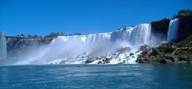 Niagara Falls Evening Tour with Boat, Journey, Dinner & Fireworks - Key details before you book