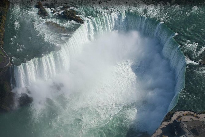 Niagara Falls Grand Helicopter Adventure - What the pilots add to the experience