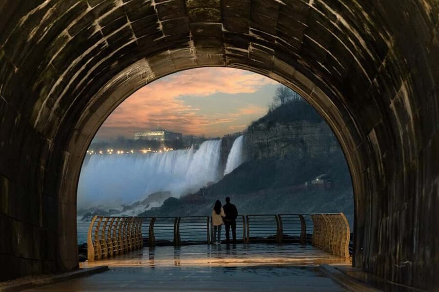 Niagara Falls: Niagara Parks Power Station & Tunnel at Night - Currents, the sound and light show