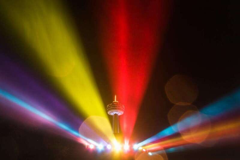 Niagara Falls: Night Tour w/ 3 Course Dinner & Light Show - Key points at a glance