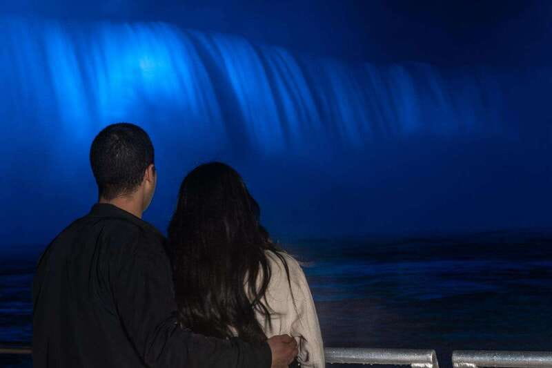 Niagara Falls: Night Tour w/ 3 Course Dinner & Light Show - Currents inside the Niagara Parks Power Station