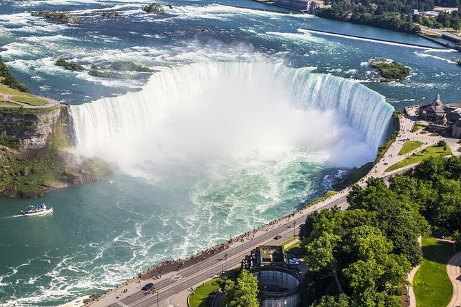 Niagara Falls Pass: 5 Iconic Attractions, WEGO Bus & Audio Guide - Butterfly Conservatory brings a warm change of pace