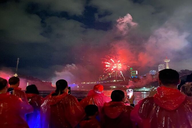 Niagara Falls Premium Night Tour: Fireworks Boat Cruise & Dinner - Who should book this Niagara evening?