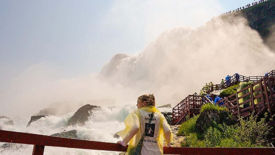 Niagara Falls: Premium Tour, Boat & Journey Behind the Falls - Floral Clock and the quieter side of Niagara