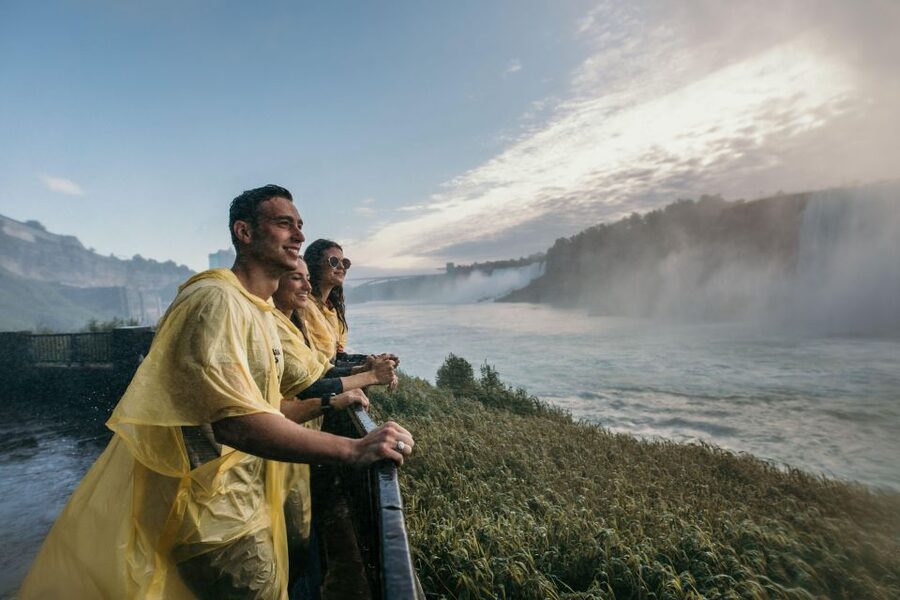Niagara Falls Scenic Day Tour from Toronto Airport Pickup - Making the most of your three free hours